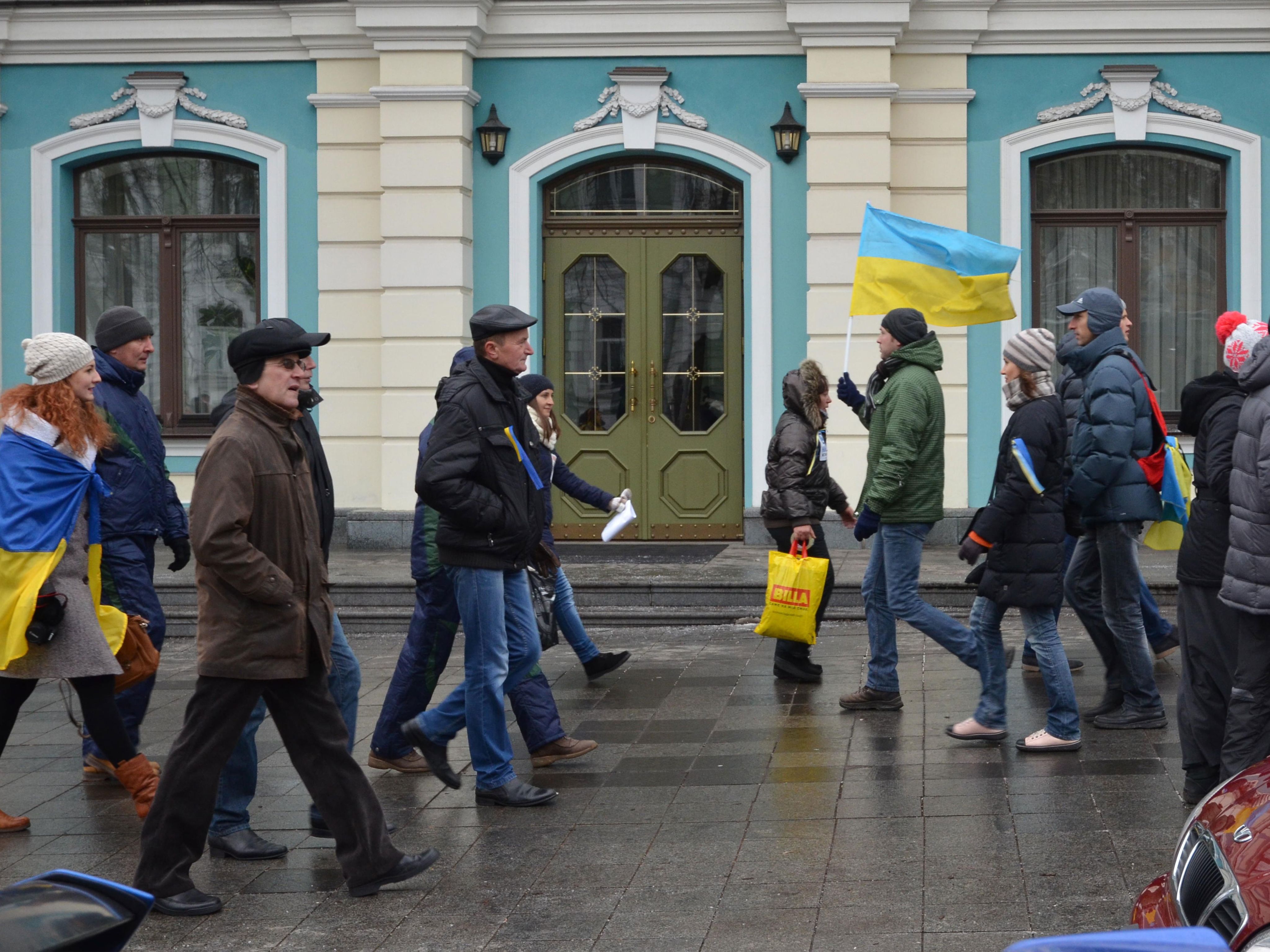 Protestors in Kyiv dispersing.