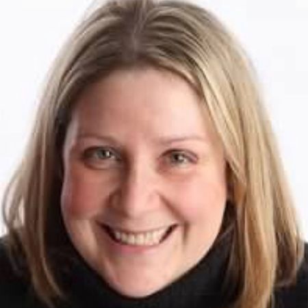 Headshot Jennifer Benolken